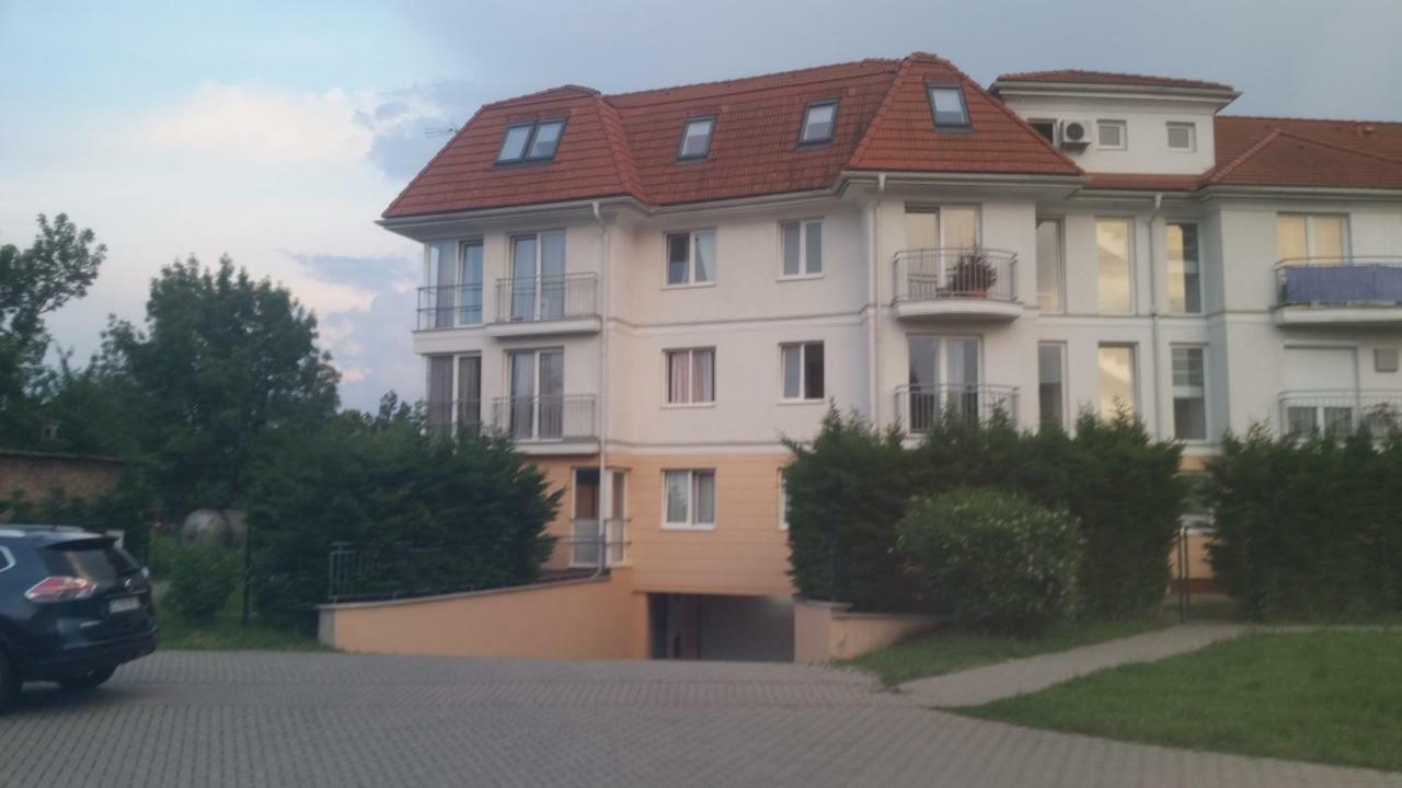 Appartement Diamond House à Hajdúszoboszló Extérieur photo